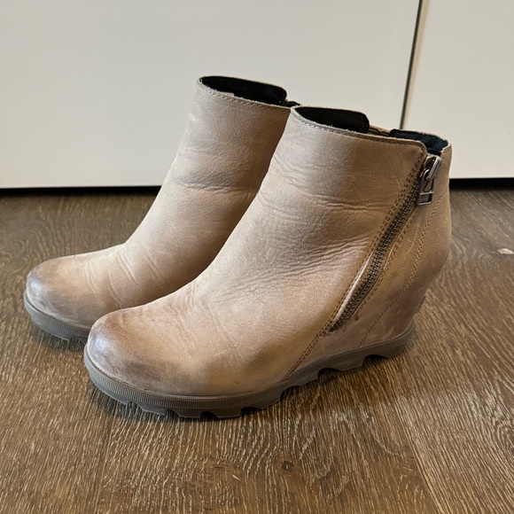Sorel Wedge bootie size 8.5 - Picture 1 of 7
